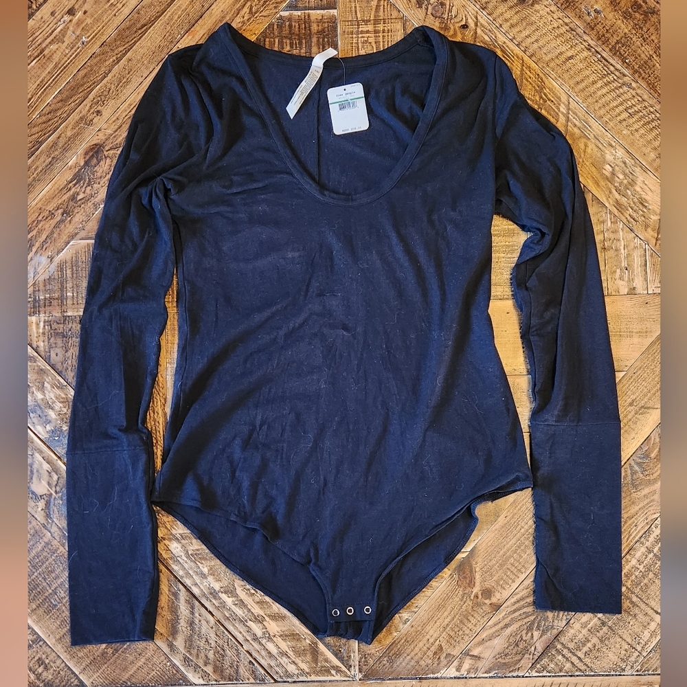 Free People Intimately Yours Black Scoop Neck Long Sleeve Body Suit Size Large - Picture 1 of 9